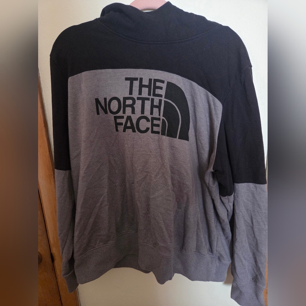 The North Face Two-Tone Black and Gray Pullover XXL